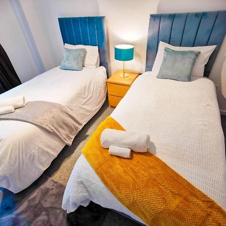 Lovely 2-Bedroom Apartment, Free Parking Manchester Eksteriør bilde
