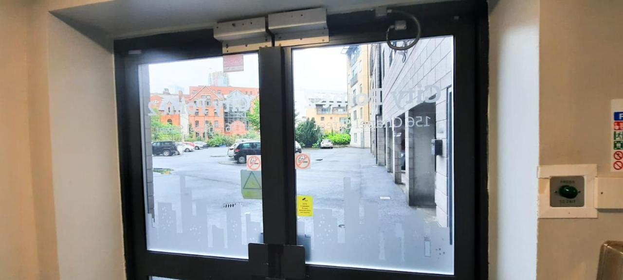 Lovely 2-Bedroom Apartment, Free Parking Manchester Eksteriør bilde
