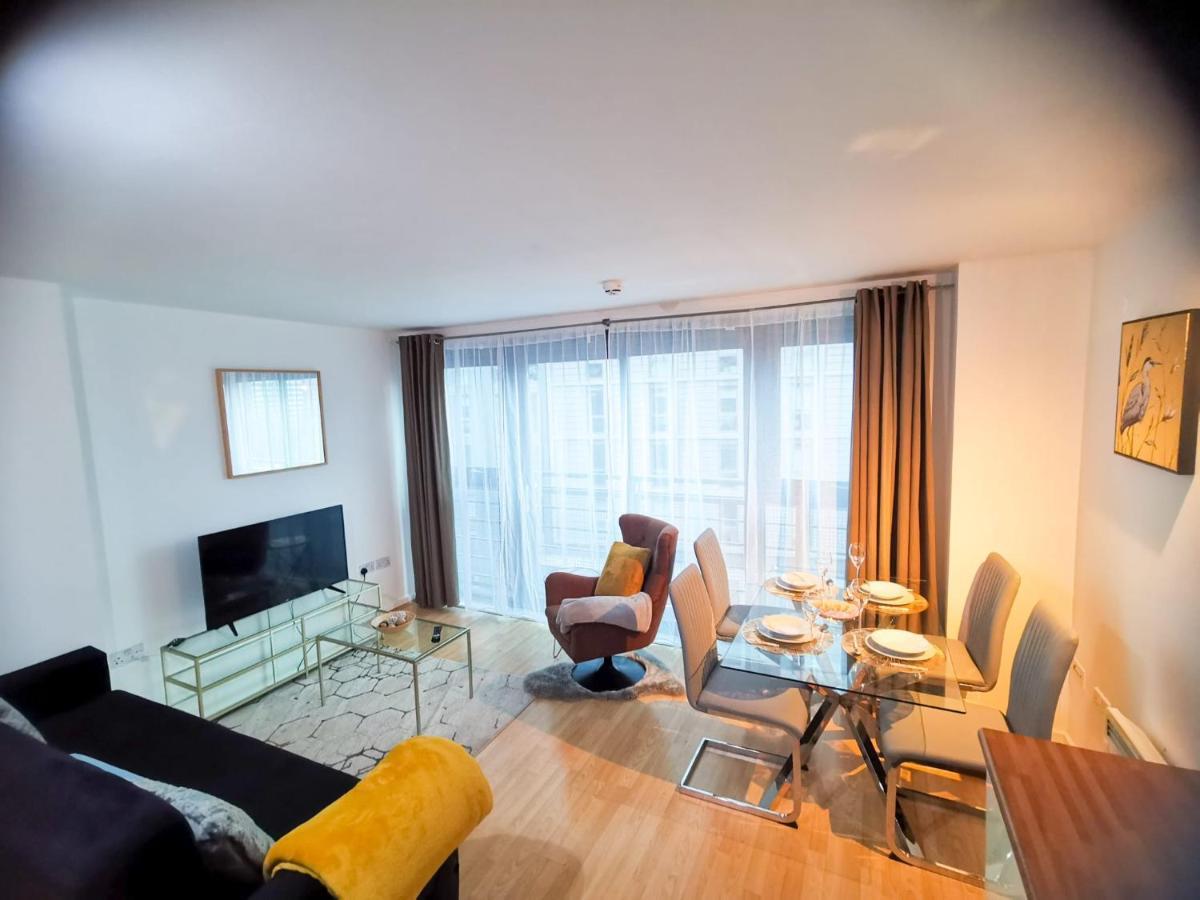 Lovely 2-Bedroom Apartment, Free Parking Manchester Eksteriør bilde