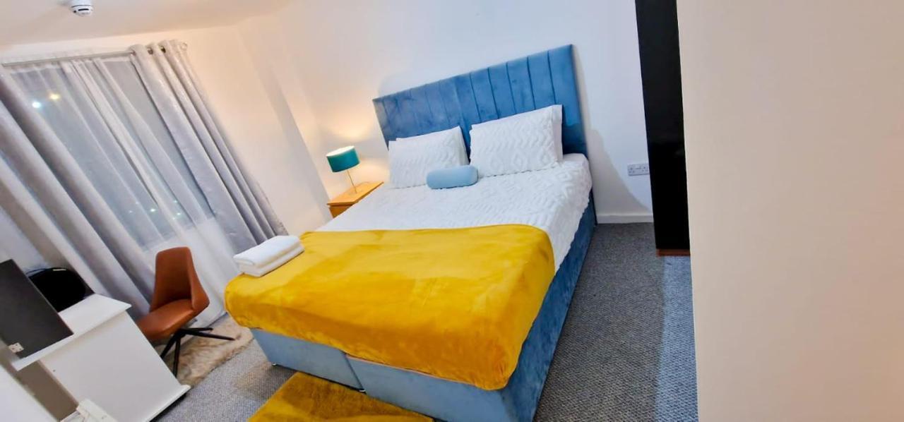 Lovely 2-Bedroom Apartment, Free Parking Manchester Eksteriør bilde