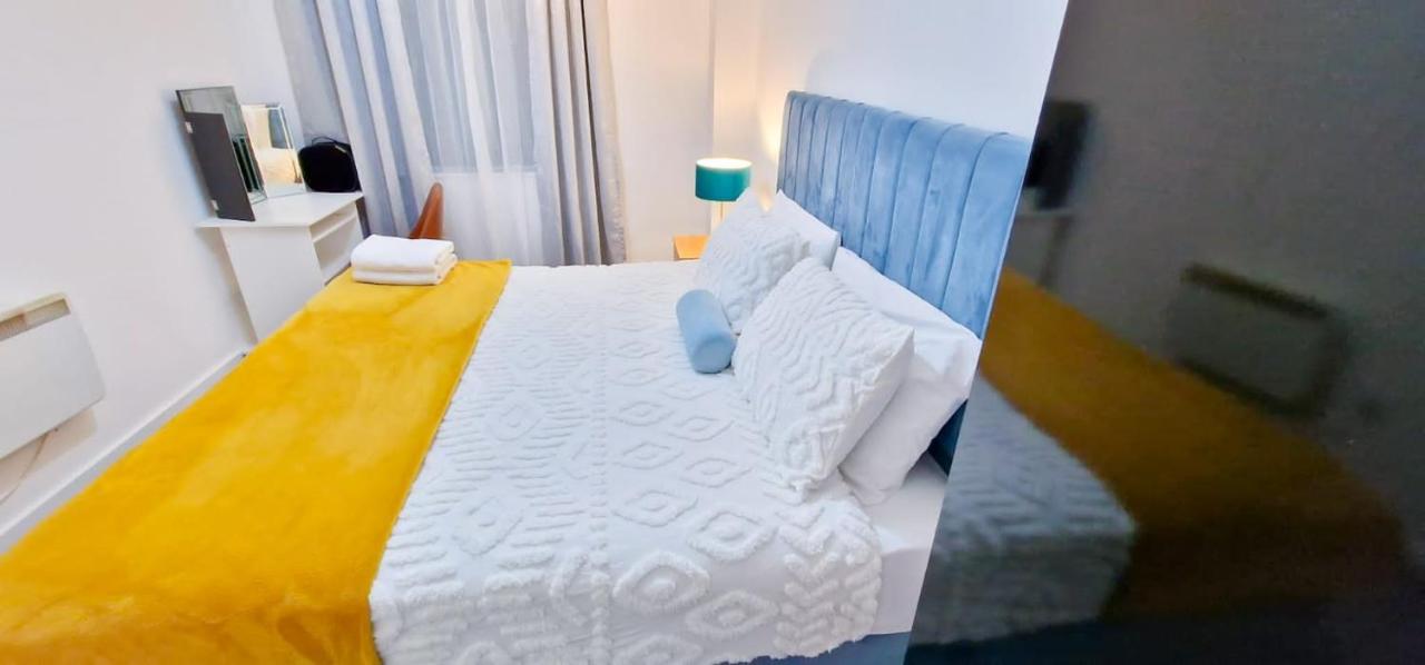 Lovely 2-Bedroom Apartment, Free Parking Manchester Eksteriør bilde