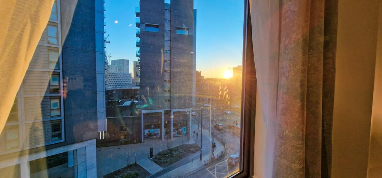 Lovely 2-Bedroom Apartment, Free Parking Manchester Eksteriør bilde