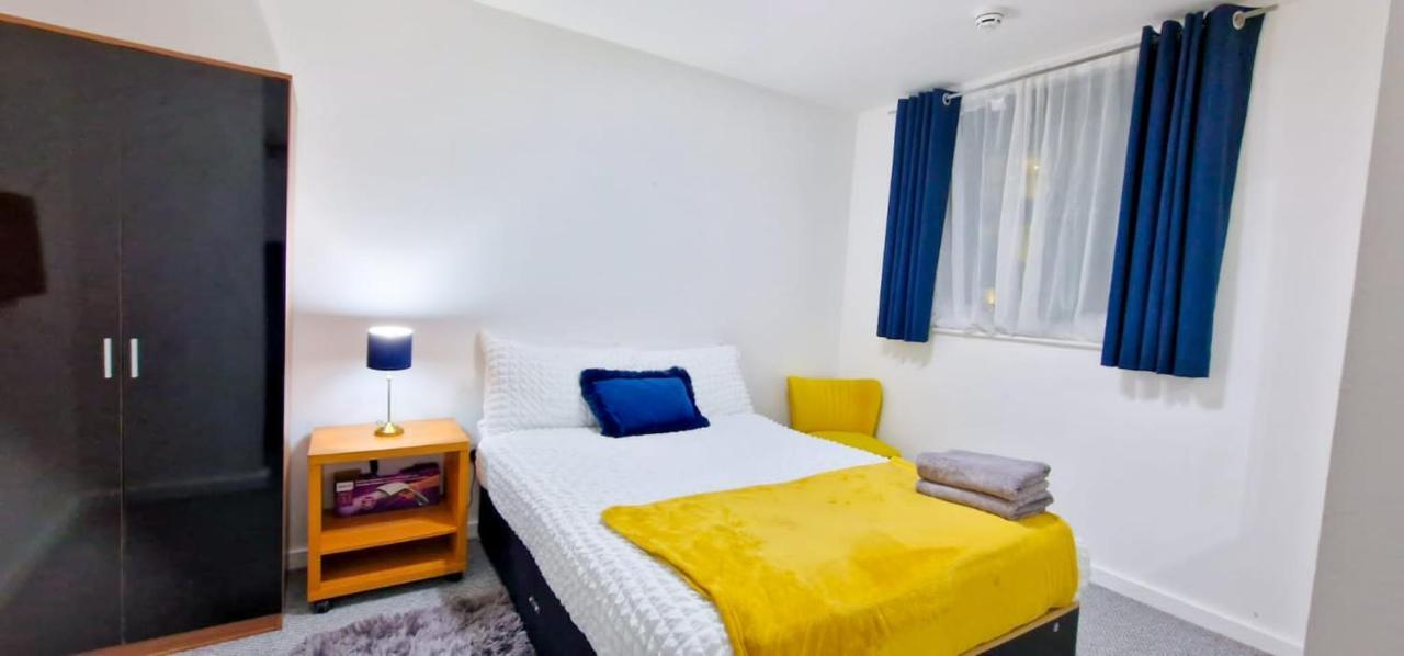 Lovely 2-Bedroom Apartment, Free Parking Manchester Eksteriør bilde