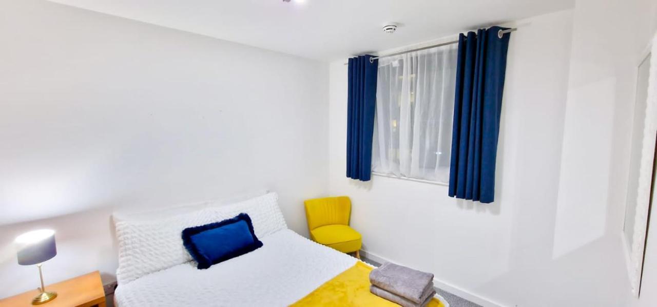 Lovely 2-Bedroom Apartment, Free Parking Manchester Eksteriør bilde
