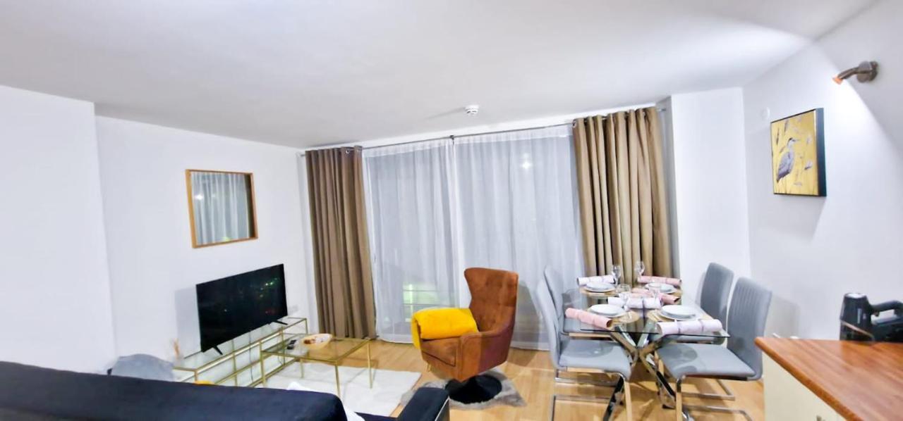 Lovely 2-Bedroom Apartment, Free Parking Manchester Eksteriør bilde